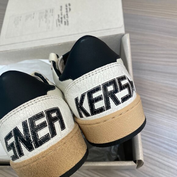 Golden Goose White Distressed Sneakers with Black Star - Picture 5 of 9